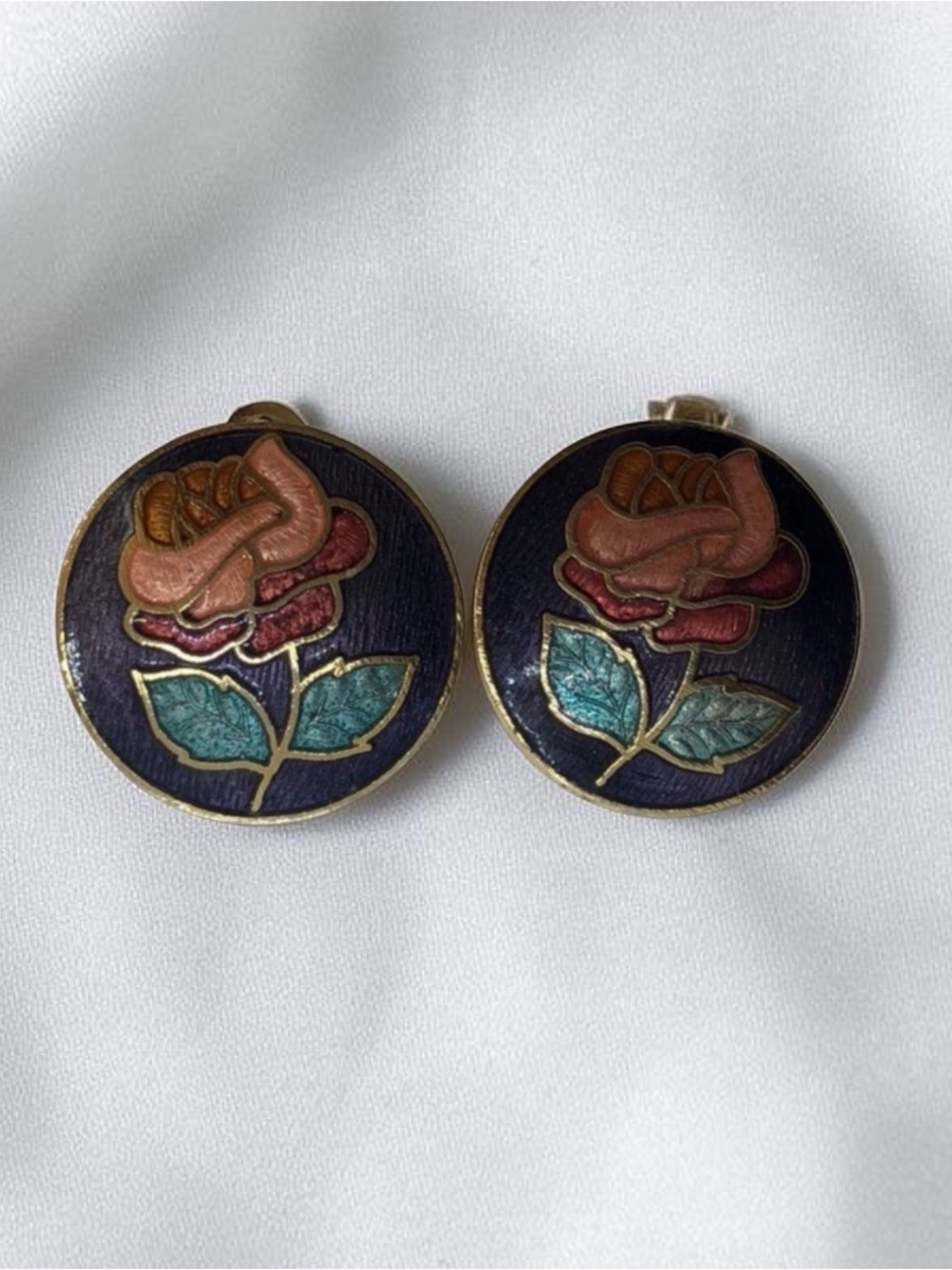 VTG Round Navy with Pink Rose Enamel Clip-On Earrings 1.5”